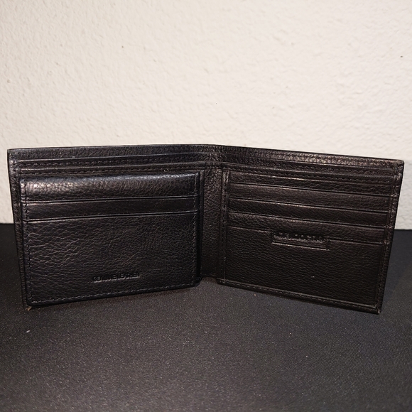 NEW Claiborne bifold wallet - Picture 2 of 4